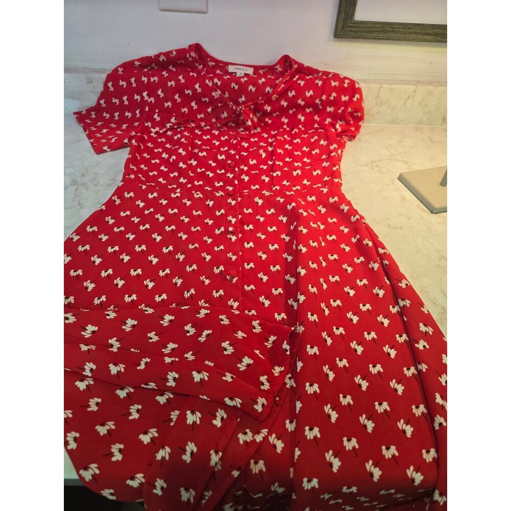 Gilli Dress Size small All Seasons Lush Red Button up Sexy